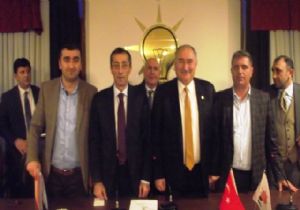 AK Parti seçime yoğunlaştı